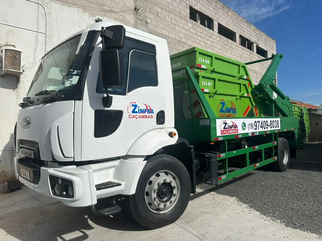 Equipe e caminhão da Zinfra em Campinas